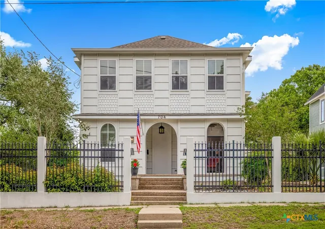 Photo 1 of Single family home for sale at 704 W Commercial St, Victoria, TX 77901 | MLS# 613748 | Listing updated on 2026-07-15