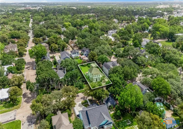 Photo 30 of Single family home for sale at 704 W Commercial St, Victoria, TX 77901 | MLS# 613748 | Listing updated on 2026-07-15