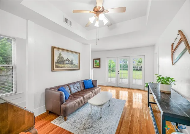 Photo 4 of Single family home for sale at 704 W Commercial St, Victoria, TX 77901 | MLS# 613748 | Listing updated on 2026-07-15