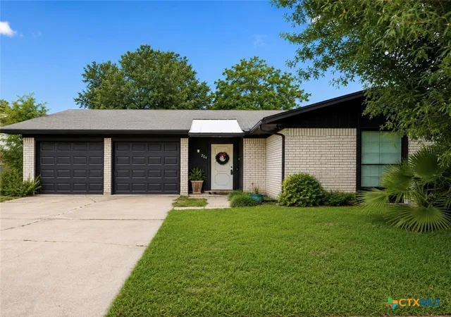 Photo 1 of Single family home for sale at 204 Timberlane Dr, Victoria, TX 77901 | MLS# 614436 | Listing updated on 2026-05-21