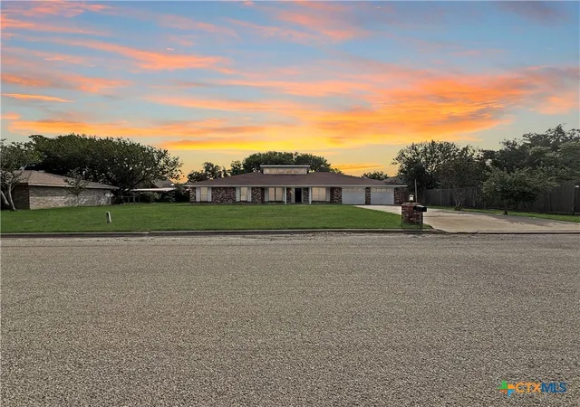 2nd image of 420 El Camino Real St, Port Lavaca, TX 77979 | MLS# 614343
