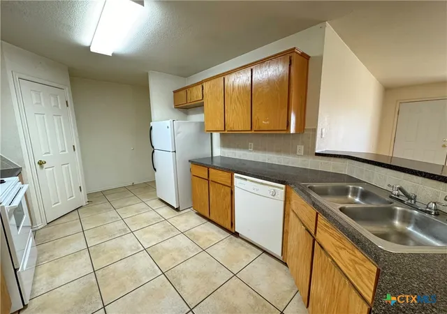 Photo 3 of Multi family home for sale at 3809 Edgefield St, Killeen, TX 76549 | MLS# 614488 | Listing updated on 2026-05-21