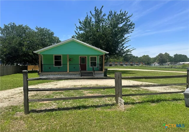 Photo 1 of Sale Pending at 200 Prima St, Smithville, TX 78957 | MLS# 614603 | Listing updated on 2026-07-08