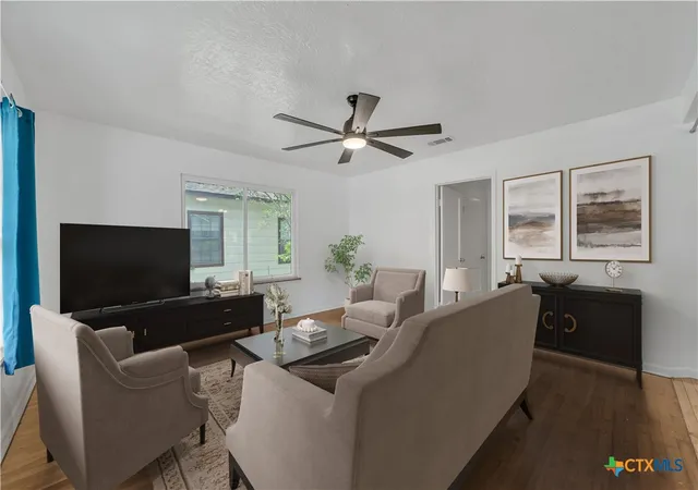 Photo 3 of Single family home for sale at 206 Sherwood St, San Marcos, TX 78666 | MLS# 614601 | Listing updated on 2026-06-23