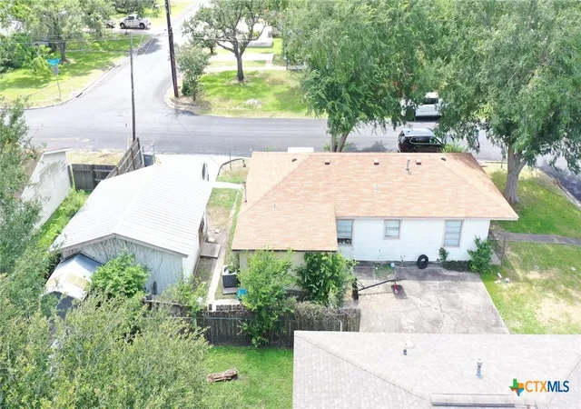 4th image of 701 E Hiller St, Victoria, TX 77901 | MLS# 614665