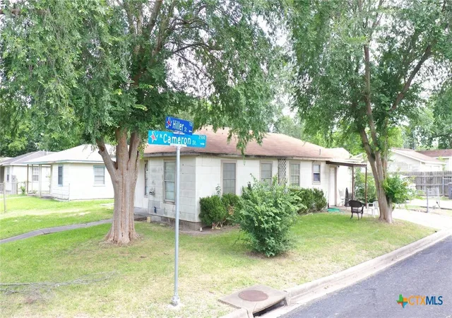5th image of 701 E Hiller St, Victoria, TX 77901 | MLS# 614665