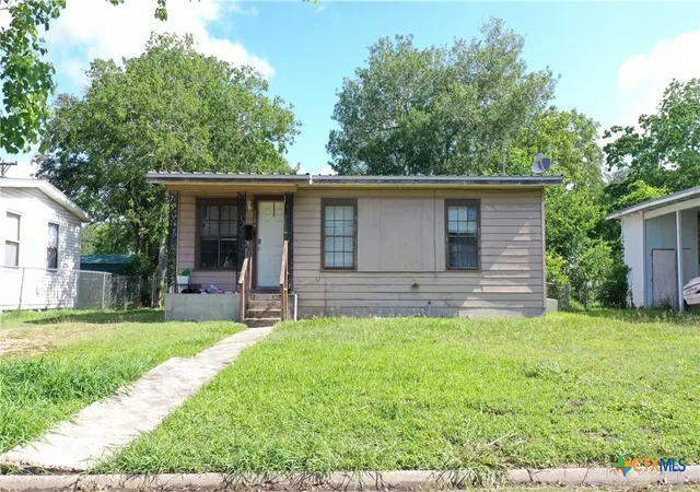1st image of 1104 Taylor Ave, Victoria, TX 77901 | MLS# 614671
