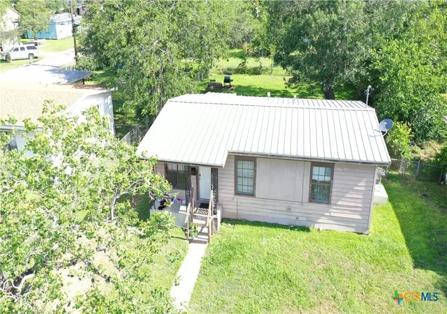 2nd image of 1104 Taylor Ave, Victoria, TX 77901 | MLS# 614671