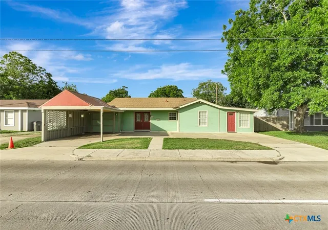 Photo 1 of Single family home for sale at 1504 Sam Houston Dr, Victoria, TX 77901 | MLS# 613884 | Listing updated on 2026-07-20