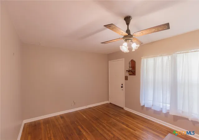 3rd image of 2001 E Rosebud Ave, Victoria, TX 77901 | MLS# 614696
