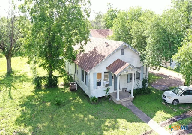 2nd image of 1704 N Goldman St, Victoria, TX 77901 | MLS# 614707