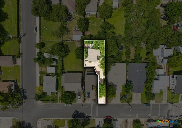 2nd image of 504 Blackson Ave, Austin, TX 78752