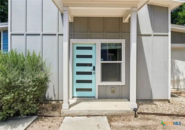 4th image of 504 Blackson Ave, Austin, TX 78752
