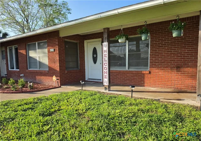 Photo 2 of Single family home for sale at 2865 Fm 1685, Victoria, TX 77905 | MLS# 614582 | Listing updated on 2026-07-13