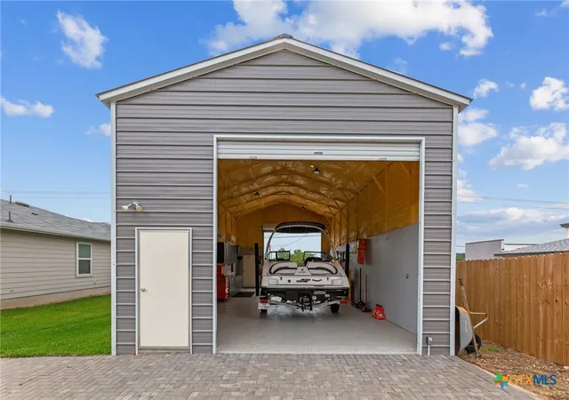 4th image of 21666 High Dr, Lago Vista, TX 78645 | MLS# 614706