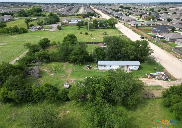 Photo 3 of Sale Pending at 108 N Pea Ridge Rd, Temple, TX 76502 | MLS# 614842 | Listing updated on 2026-06-04