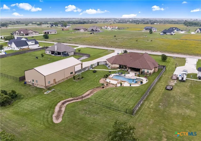 Photo 3 of Single family home for sale at 254 Sendera Loop, Victoria, TX 77904 | MLS# 612836 | Listing updated on 2026-06-24