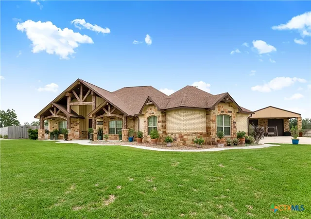 Photo 4 of Single family home for sale at 254 Sendera Loop, Victoria, TX 77904 | MLS# 612836 | Listing updated on 2026-06-24