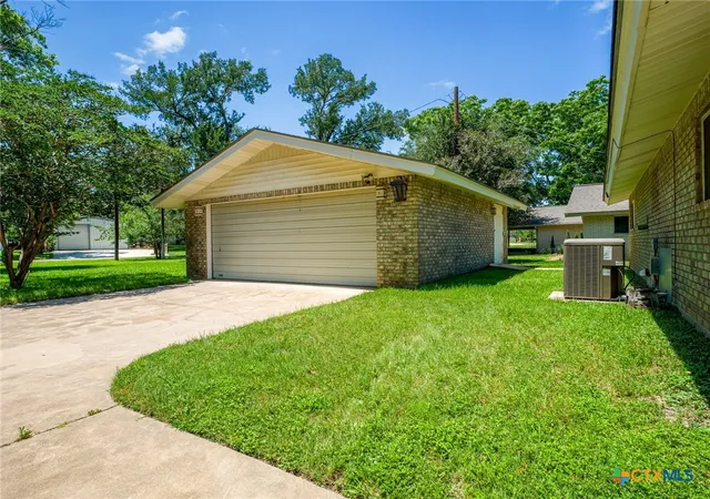 Homes for sale in Marble Falls, TX | 501 Oleander Dr, Marble Falls, TX 78654 | MLS# 614885