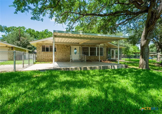 Homes for sale in Marble Falls, TX | 501 Oleander Dr, Marble Falls, TX 78654 | MLS# 614885