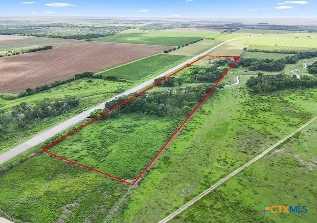 4th image of 21126 Hwy 111 Hwy, Louise, TX 77455 | MLS# 614917