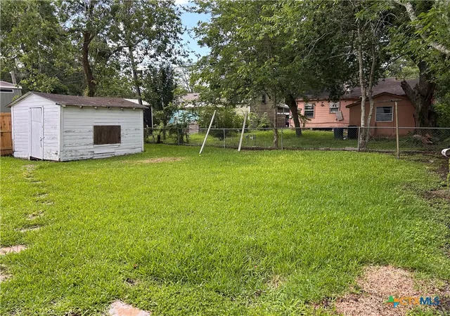 4th image of 1307 E Mistletoe Ave, Victoria, TX 77901 | MLS# 614969