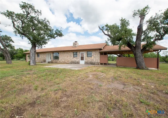 Homes for sale in Lometa, TX | 11126 E Fm 581, Lometa, TX 76853 | MLS# 615018