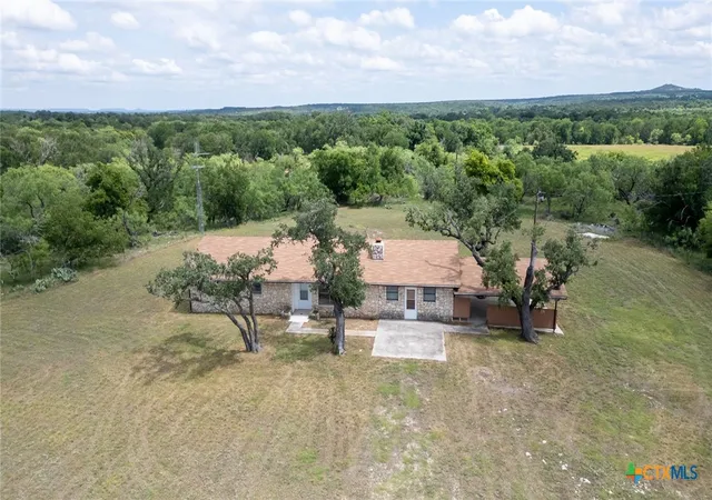 Homes for sale in Lometa, TX | 11126 E Fm 581, Lometa, TX 76853 | MLS# 615018