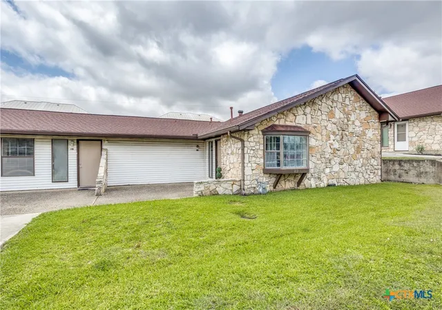 Homes for sale in Boerne, TX | 603 Oak Park Dr Dr, Boerne, TX 78006 | MLS# 615123