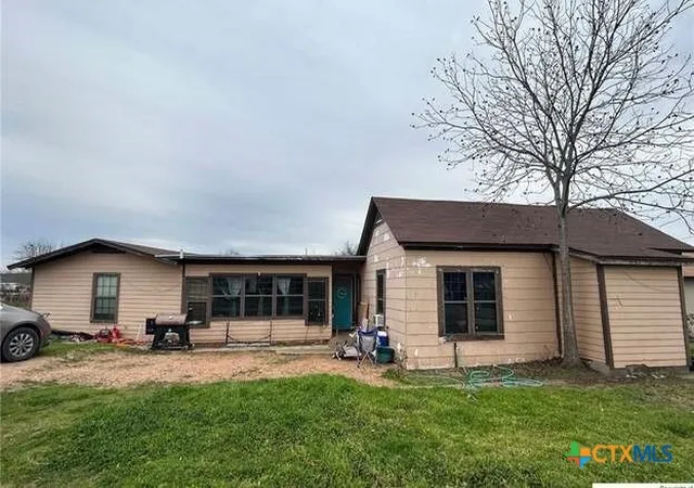 Homes for sale in Lometa, TX | 419 W Main St, Lometa, TX 76853 | MLS# 615126