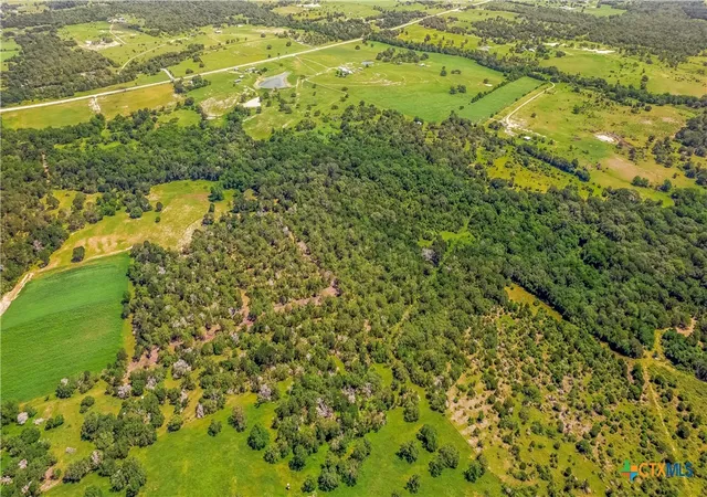 Homes for sale in Hallettsville, TX | 337 Private Road 1015, Hallettsville, TX 77964 | MLS# 615085