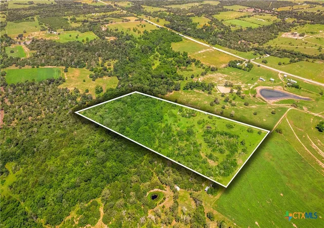 Homes for sale in Hallettsville, TX | 337 Private Road 1015, Hallettsville, TX 77964 | MLS# 615085