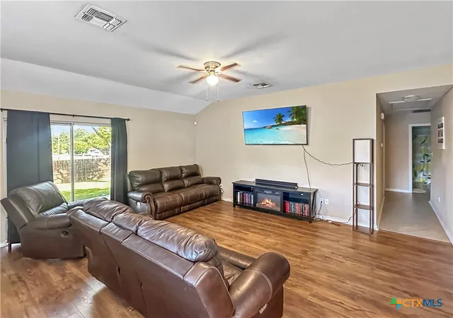 Homes for sale in Flatonia, TX | 704 S Market St, Flatonia, TX 78941 | MLS# 615186