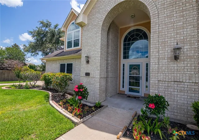 Photo 3 of Single family home for sale at 103 Eton Green, Victoria, TX 77904 | MLS# 615220 | Listing updated on 2026-05-30