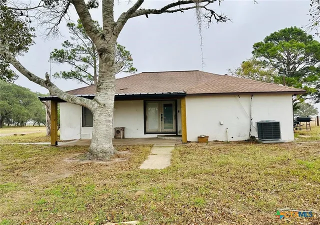 Homes for sale in Yorktown, TX | 1696 E Fm 884, Yorktown, TX 78164 | MLS# 615266