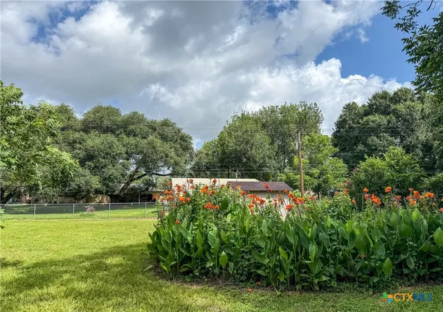 2nd image of 404 Blyth Rd, Victoria, TX 77904 | MLS# 615294