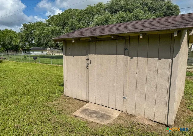 4th image of 404 Blyth Rd, Victoria, TX 77904 | MLS# 615294