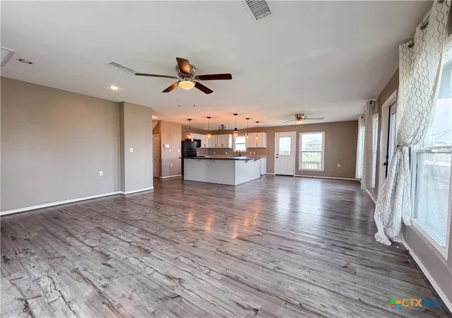 3rd image of 552 S Marshall Johnson Ave, Port Lavaca, TX 77978 | MLS# 615163