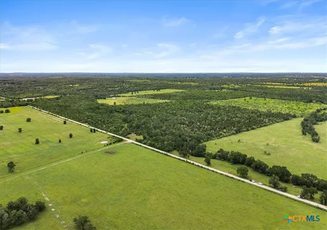 Homes for sale in Waelder, TX | 288 Charcoal Rd, Waelder, TX 78959 | MLS# 615364
