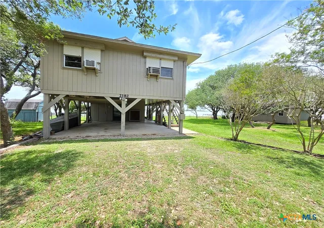 Homes for sale in Palacios, TX | 2182 W Bayshore Dr, Palacios, TX 77465 | MLS# 615362