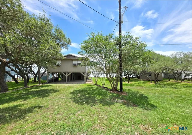 Homes for sale in Palacios, TX | 2182 W Bayshore Dr, Palacios, TX 77465 | MLS# 615362