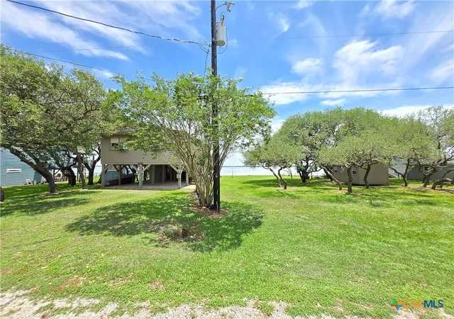 Homes for sale in Palacios, TX | 2182 W Bayshore Dr, Palacios, TX 77465 | MLS# 615362
