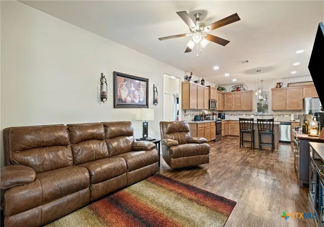 Homes for sale in Kingsland, TX | 1625 Packsaddle Trl, Kingsland, TX 78639 | MLS# 615389
