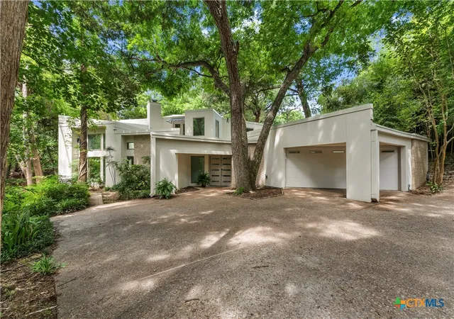 Photo 2 of Single family home for sale at 3001 White Oak Dr, Temple, TX 76502 | MLS# 615383 | Listing updated on 2026-06-29