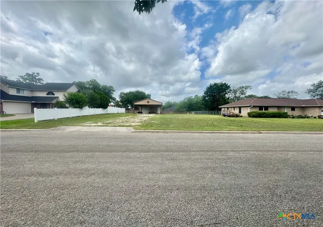 4th image of 711 Third St, Cuero, TX 77954 | MLS# 615490