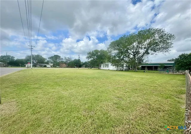 2nd image of 610 E Ruess Blvd, Cuero, TX 77954 | MLS# 615487