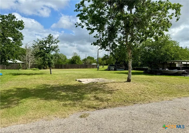 4th image of 401 E Cleveland St, Cuero, TX 77954 | MLS# 615486