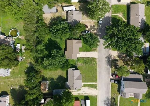2nd image of 204 E 16th St, Cameron, TX 76520 | MLS# 615402