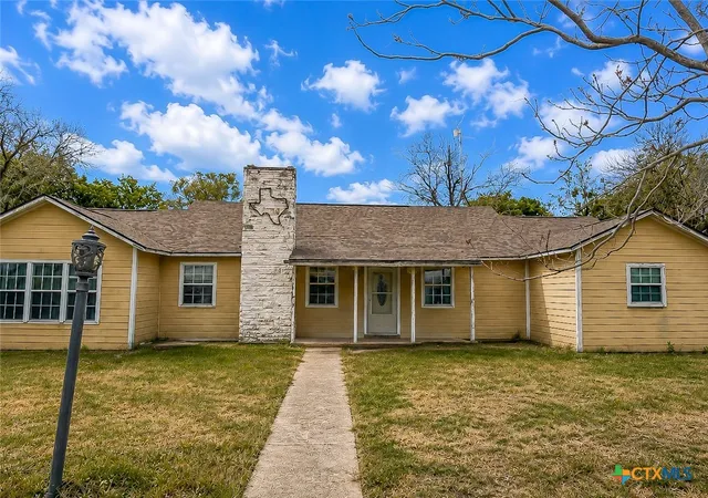 Homes for sale in Florence, TX | 3951 Fm 970, Florence, TX 76527 | MLS# 615649
