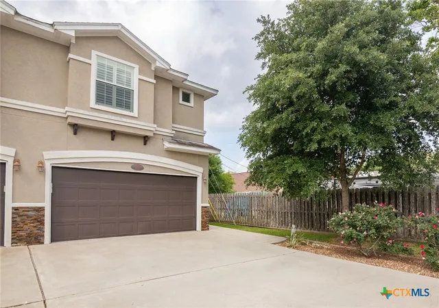 2nd image of 111 Fleetwood, Victoria, TX 77901 | MLS# 615721